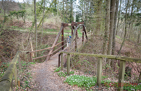 Brücke über Graben bei Neckarkatzenbach