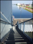 Steiler Treppenaufgang am Hafensperrtor