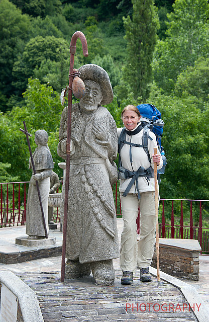 Sabine mit Pilgerstatue in Samos