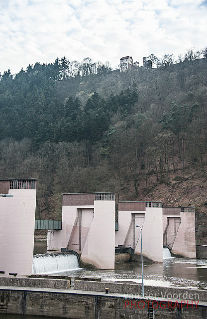 Unten Schleuse, oben Dilsberg