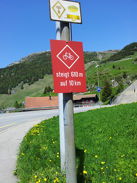 Am Fuß des Oberalppass